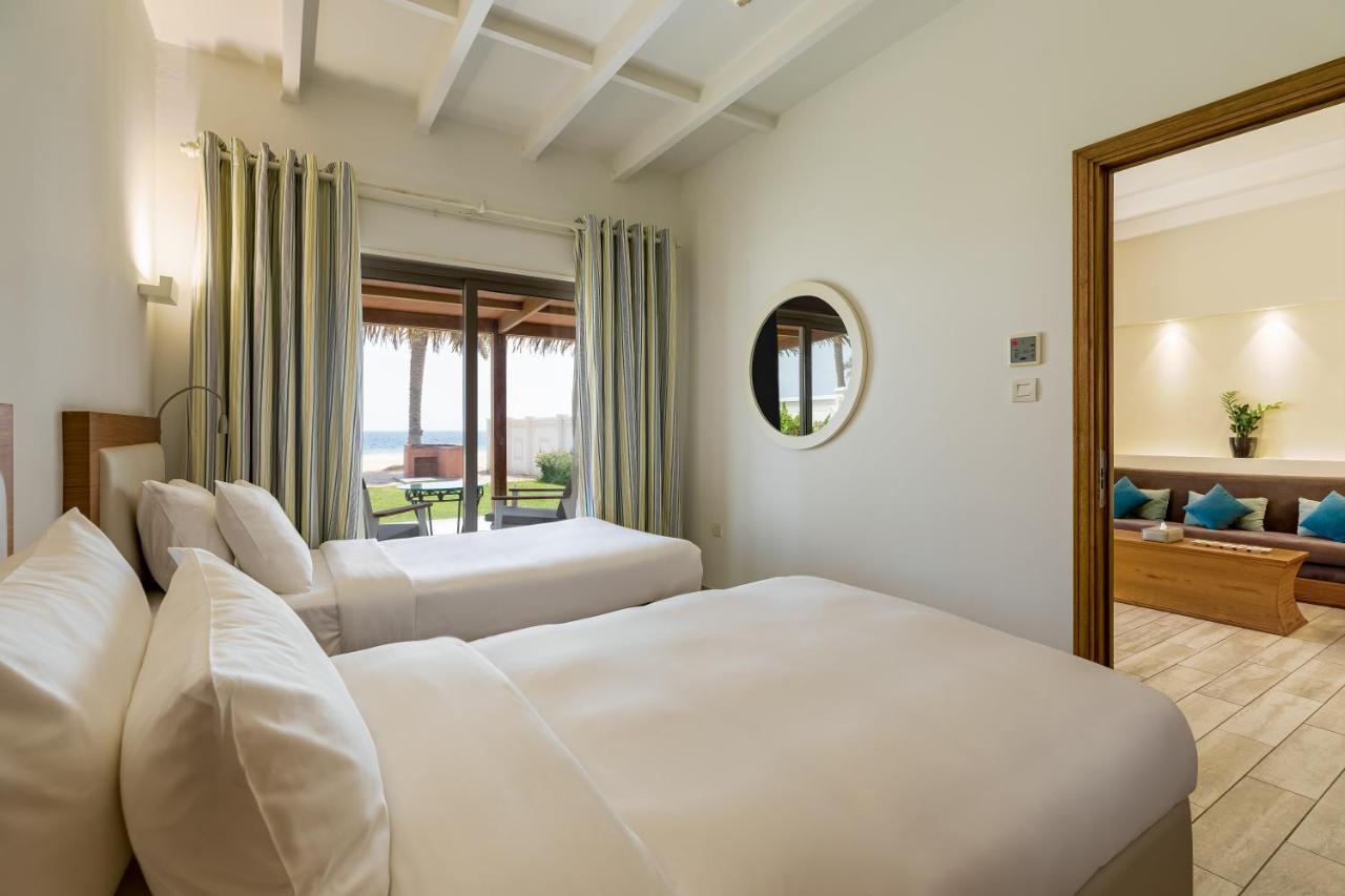 Sealine Beach, A Murwab Resort Mesaieed Exteriér fotografie A bedroom at the resort