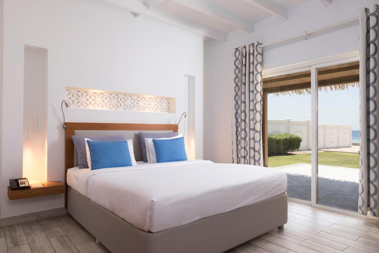Sealine Beach, A Murwab Resort Mesaieed Exteriér fotografie A bedroom at the resort