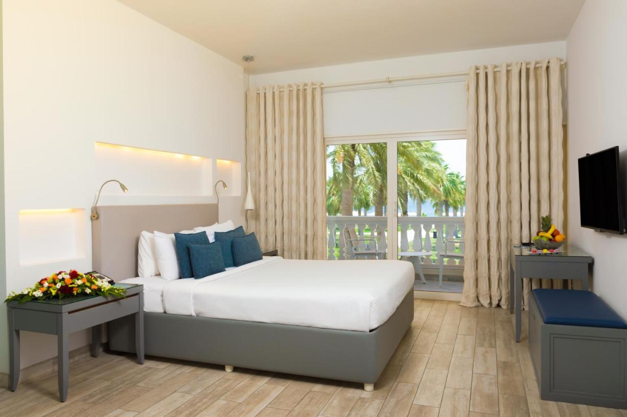 Sealine Beach, A Murwab Resort Mesaieed Exteriér fotografie A room at the hotel