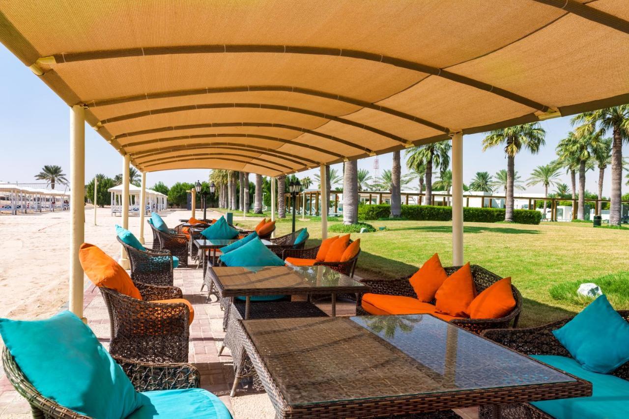 Sealine Beach, A Murwab Resort Mesaieed Exteriér fotografie The beach at the resort