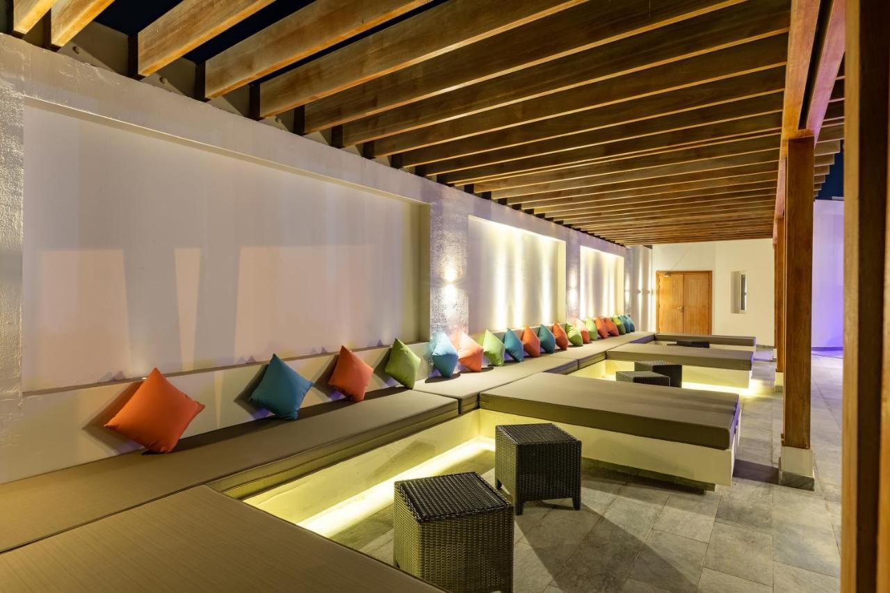 Sealine Beach, A Murwab Resort Mesaieed Exteriér fotografie The lounge at Male International Airport