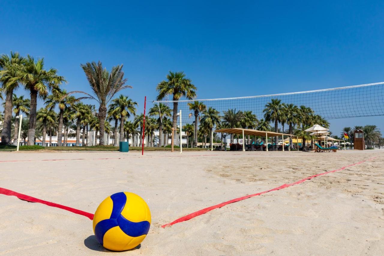 Sealine Beach, A Murwab Resort Mesaieed Exteriér fotografie A beach volleyball court